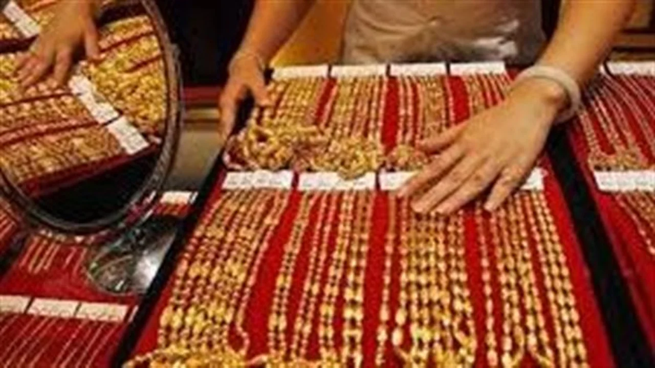 تحرك مفاجئ في سعر الذهب اليوم الأحد 17 مايو